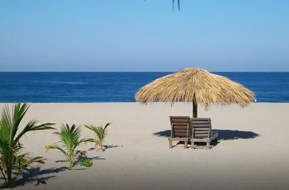 playa en puerto escondido